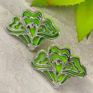 Vintage Green Flower Clip On Earrings